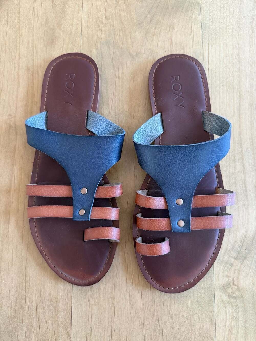 ROXY Multi-Strap Flat Sandals with Toe Loop Brown and Blue Size 8.5
